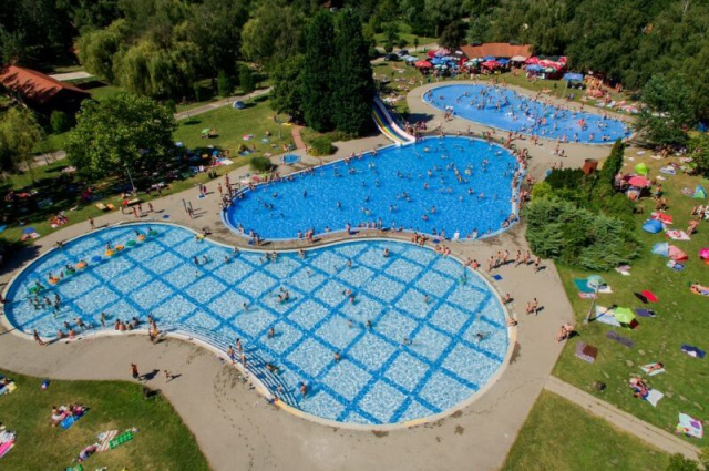 Open-air baths, bathing places