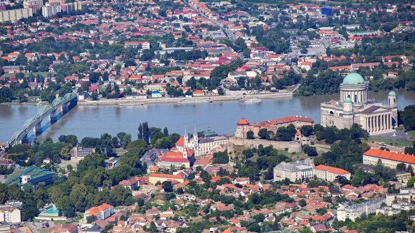 Esztergom / Štúrovo and their environs